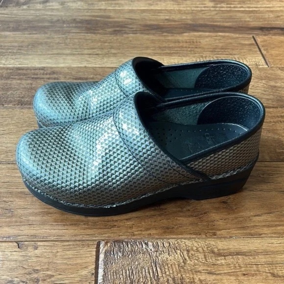 Dansko Professional Leather Clog Comfort Shoe in Sage Honeycomb Metallic Texture - Picture 7 of 13
